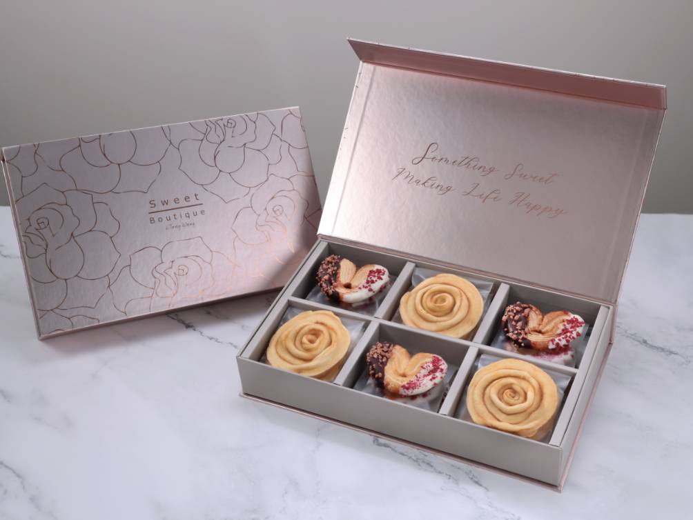 蝴蝶酥 心花怒放包括有12片獨立包裝的玫瑰酥及9片獨立包裝的朱古力蝴蝶酥。
