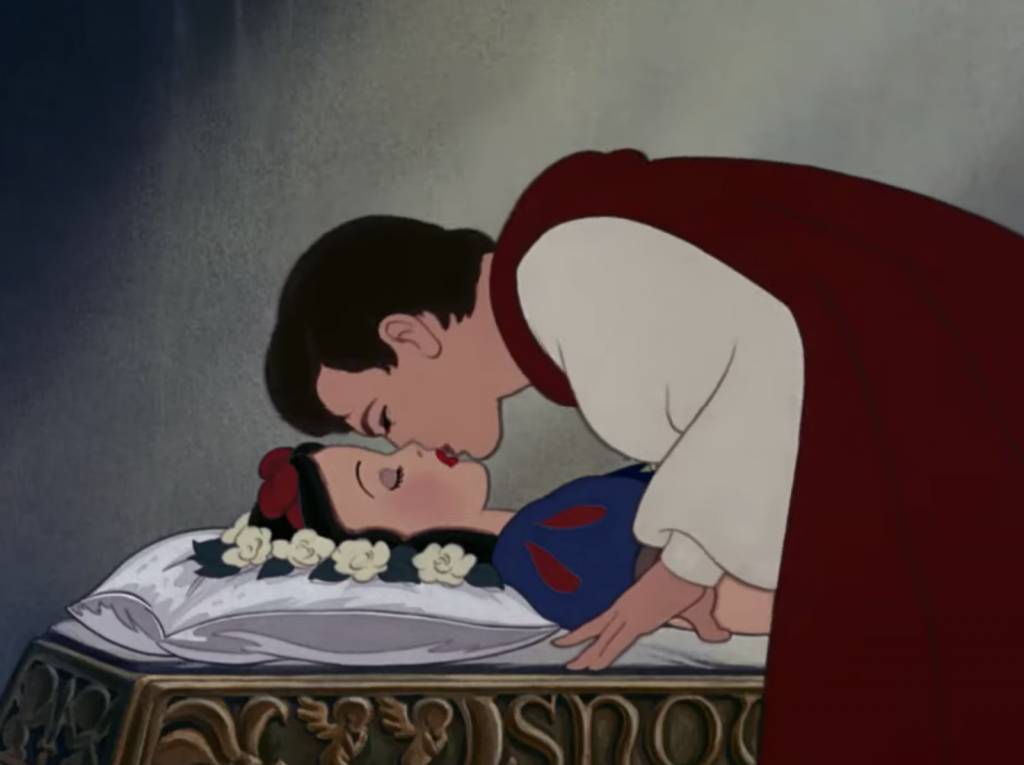 白雪公主 迪士尼故事中一吻定生死，非常浪漫！！！