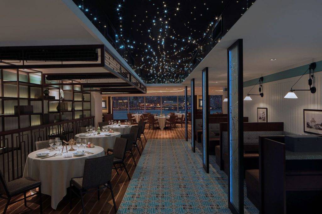 海景餐廳 餐廳內同時設有精緻星空天花，在晚上用餐更加靚。