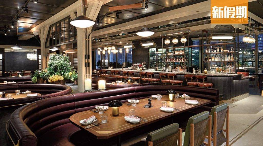 扒房 香港瑰麗酒店內的HENRY餐廳裝潢用上皮革、黃銅擺設、大理石吧枱，入型入格。
