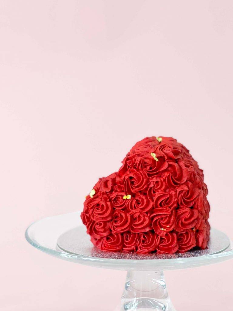 情人節蛋糕 有機朱古力蛋糕 8紅色唧花夠鮮艷奪目。