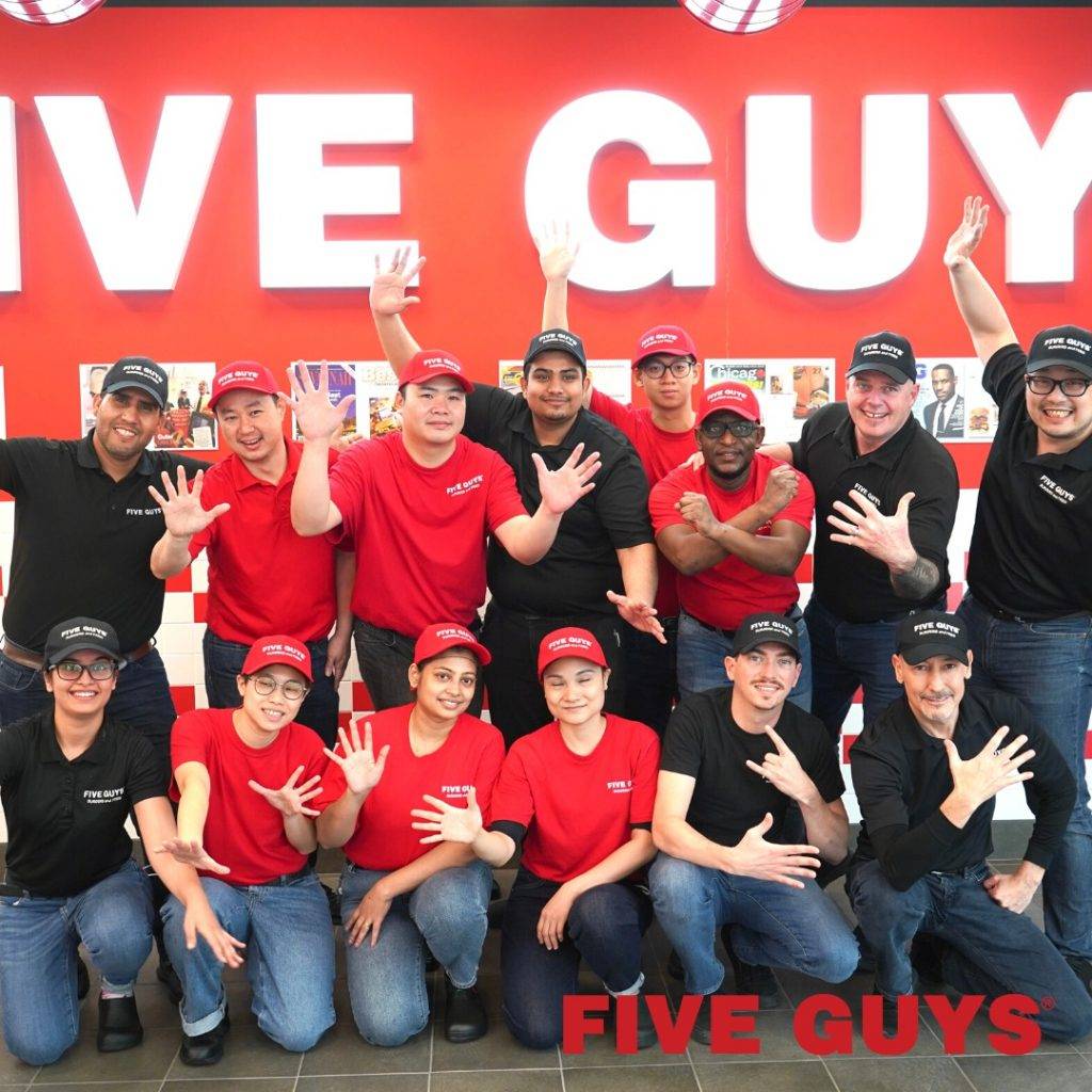 漢堡包 漢堡包推介｜Five Guys店員十分國際化