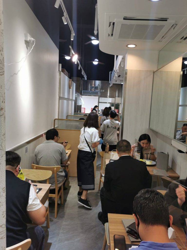 勇記海南雞 分店2pm後同步供應外賣及堂食。