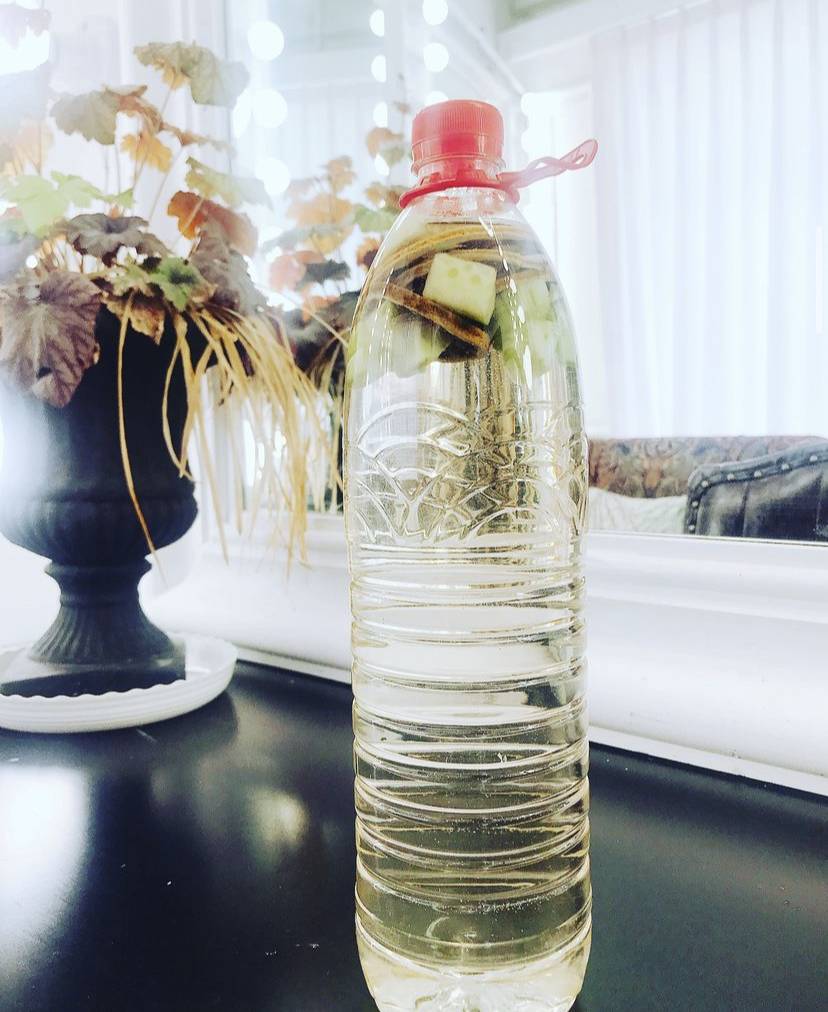郭雪芙 郭雪芙每天都會喝大量水分，其中更會喝自家製的「青瓜檸檬水」。
