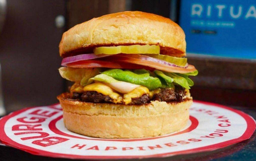 漢堡包 漢堡包推介｜Cheese Burger，芝士半溶狀態，包厚度十足，而且很鬆軟，配料層次分明。