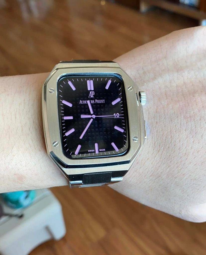 Apple Watch錶帶 遠睇與真AP有幾分相似。