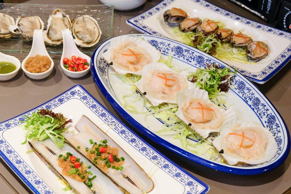 奄仔蟹放題 大澳德發 餐廳另精選4款當季海鮮可隨意追加，鮑魚6隻） $198。