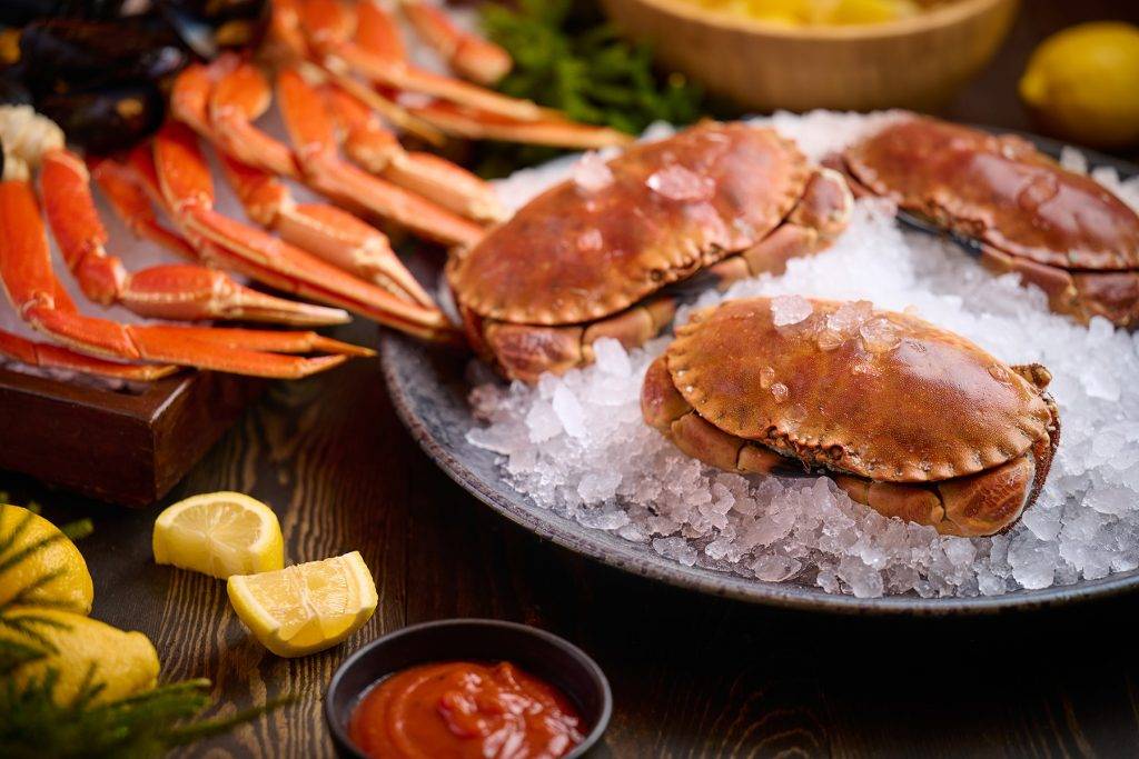 尖沙咀凱悅酒店 凱悅酒店 食客可以享用冰凍海鮮，包括加拿大松葉蟹腳及蘇格蘭麵包蟹