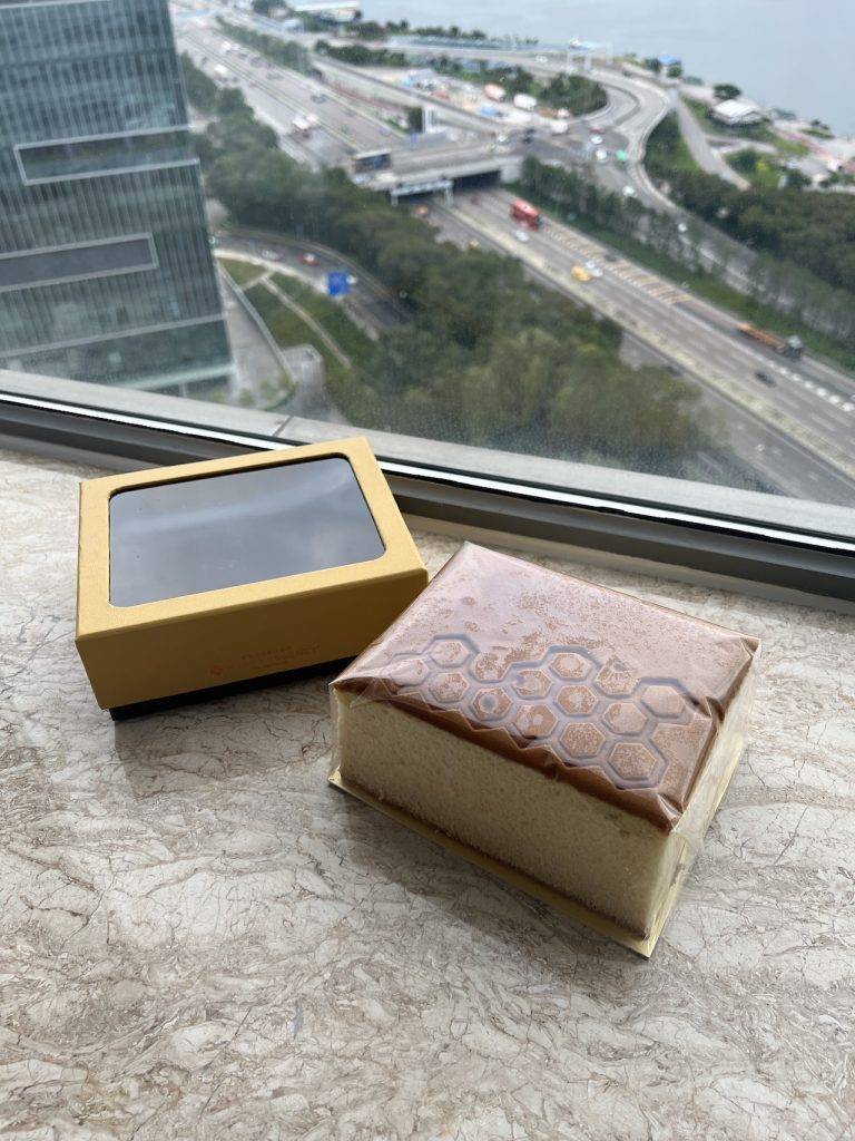 沙田凱悅酒店 自助餐 沙田蜂蜜蛋糕用了沙田永和蜜蜂場出產的天然純正冬蜜焗製而成，味道天然，帶淡淡清香。