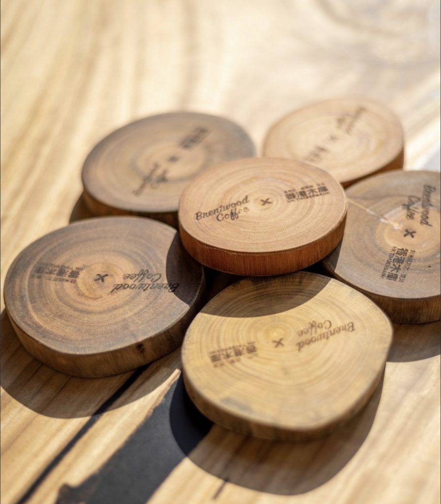 Creo by Brentwood,cafe,九龍灣 有機會來飲咖啡，記得留意杯墊上標注每塊木頭的前世故事。