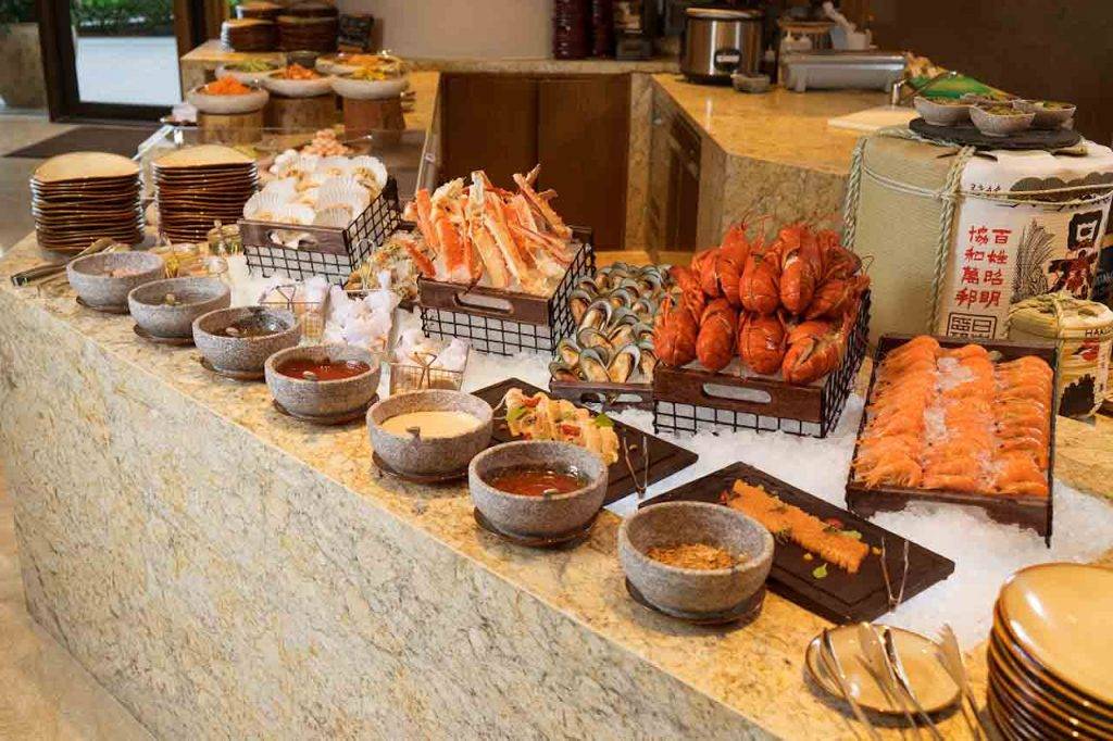 5月自助餐 嘉里酒店自助餐 海鮮包括麵包蟹、大蝦和青口等輪流供應