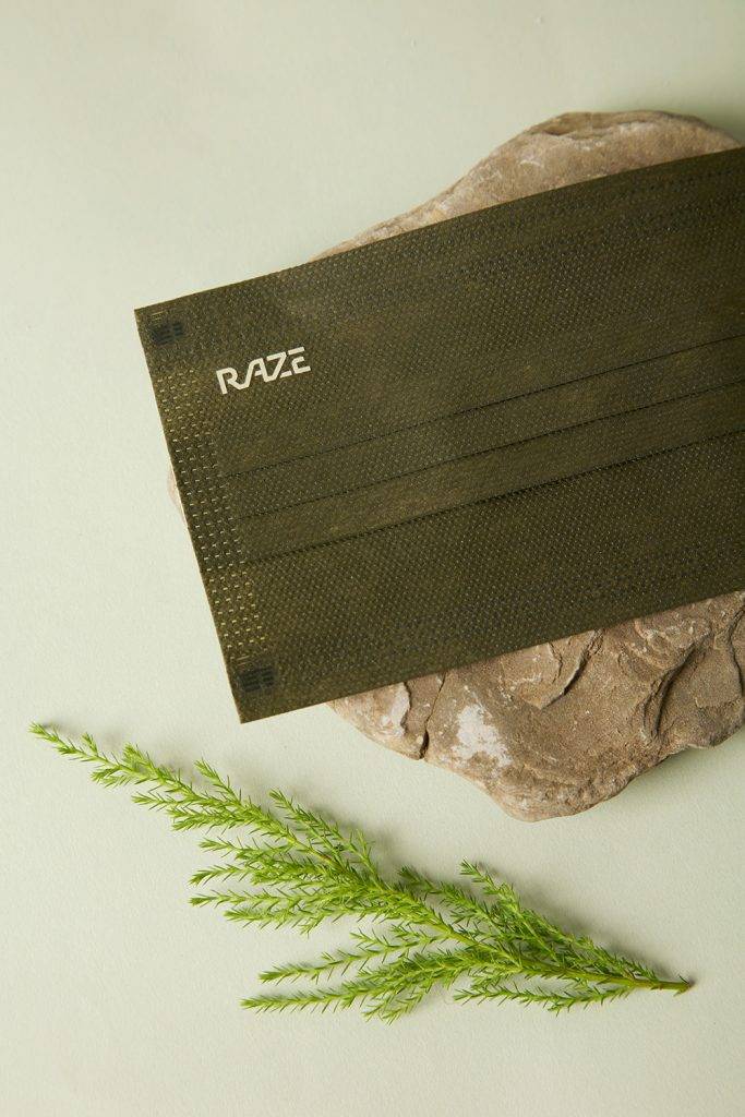 RAZE 杜松綠三層光觸媒抗菌口罩 1盒30片 $99。