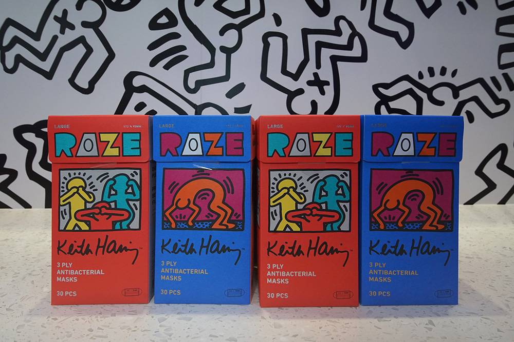 RAZE Keith Haring 聯乘款式系列 $109／盒 兩款共10色的混色盒裝 ，藍盒為暖色系、紅盒為冷色系列，每盒5色，每盒30片獨立包裝。