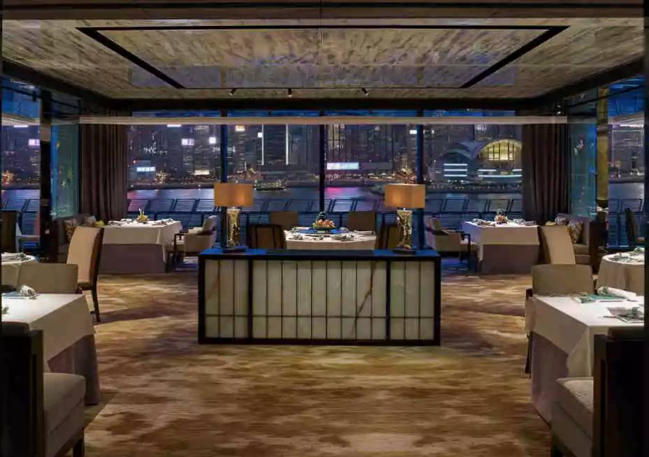 香港麗晶酒店 酒店曾兩度易手，洲際酒店在出售酒店業權後，仍保留酒店未來37年的管理權和三次管理合約延期權。