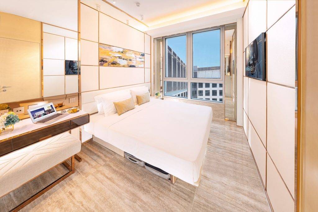 香港新酒店 房間更配有雙層隔音玻璃窗，設備完善。