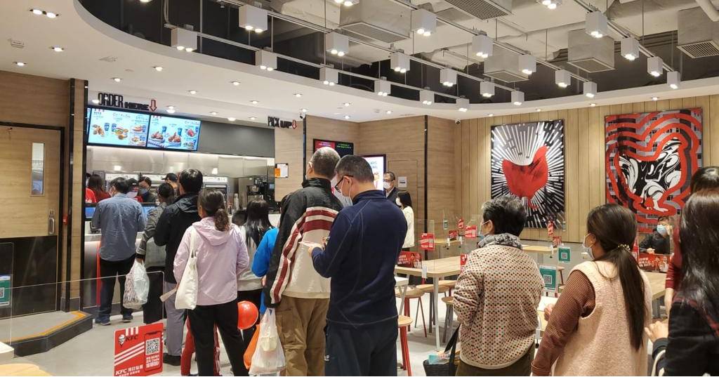 KFC 有在連鎖快餐店工作的職員分享自身奇遇，西客落柯打時反口覆舌，卻屈店員落錯柯打，面對此等西客，職員表示非常無奈。