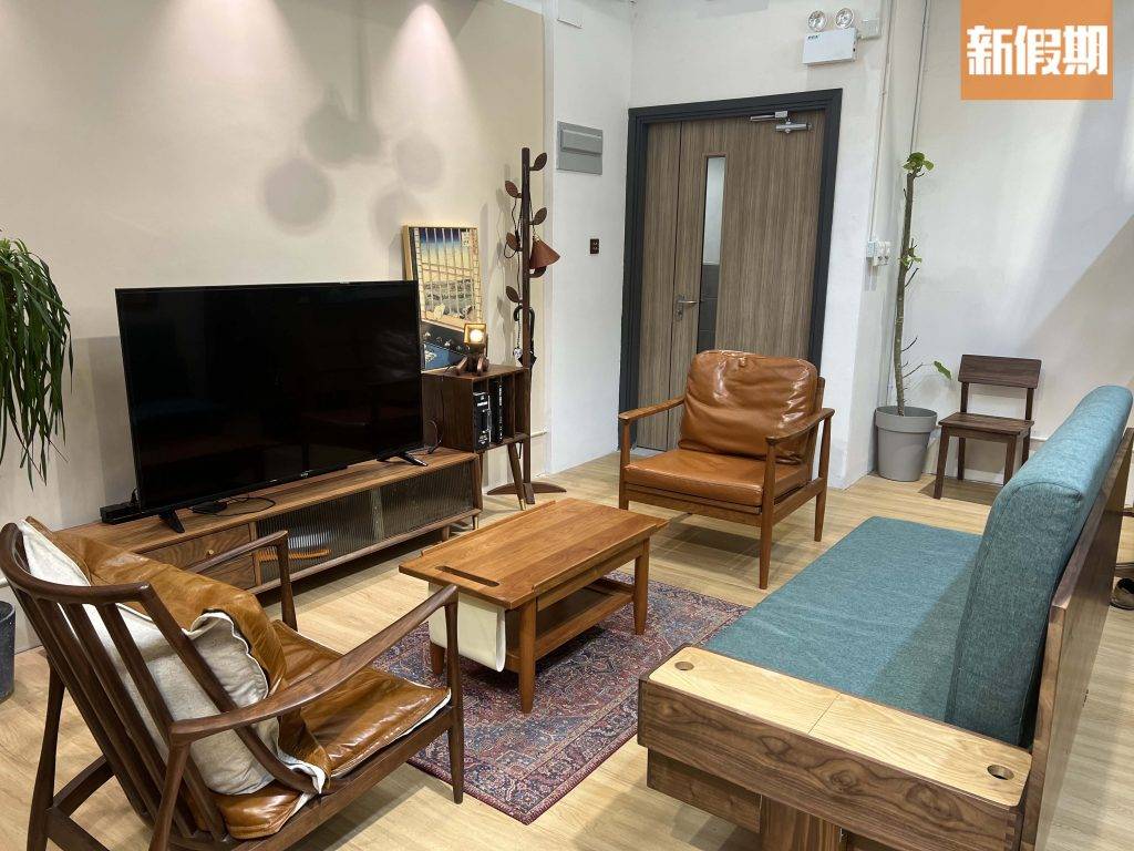 傢俬店Cafe 沙田 店內陳列的家具通通是自家出品，有興趣的話可向店家訂造。