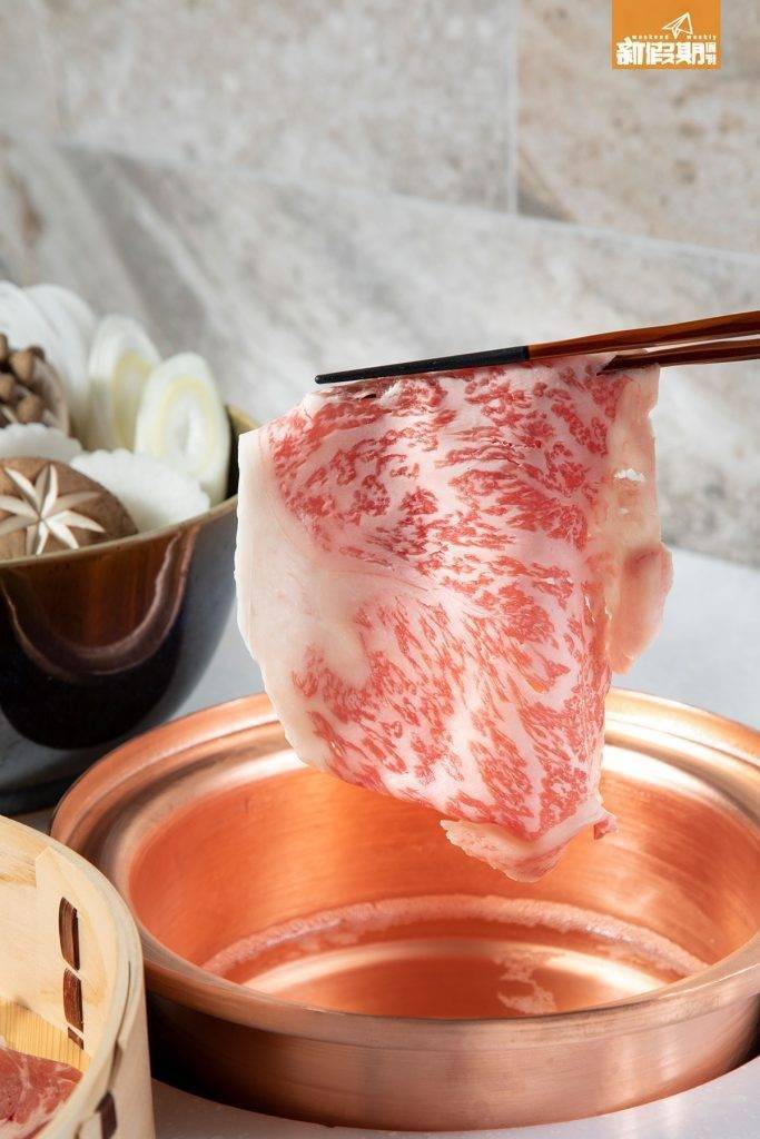 上環美食 上環美食｜Kuro Omakase Set，一次可以試到多款日本黑毛和牛，包括3款A5和牛肉眼、西冷、牛肩）及兩款A4和牛牛柳、牛腿肉），足足有成130g重，份量啱啱好。