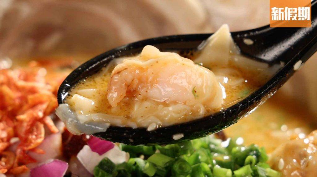 AK拉麵店 此拉麵配料加入雲吞，來個日本與香港的Fusion菜結合！