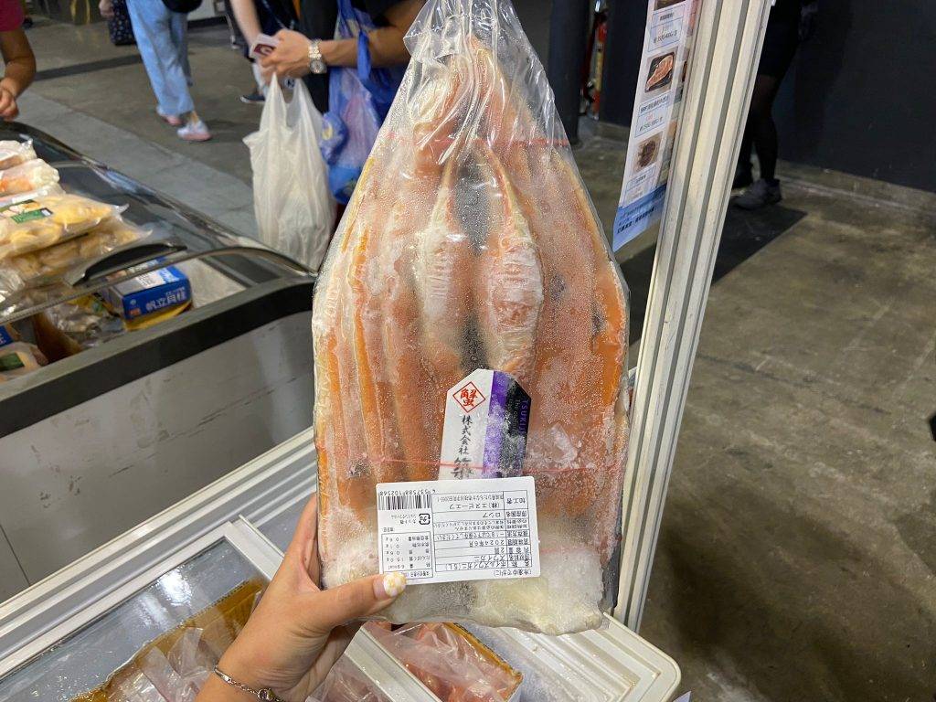 美食博覽2022 日本5公升鱈蟹腳，淨重1kg，好聚手！