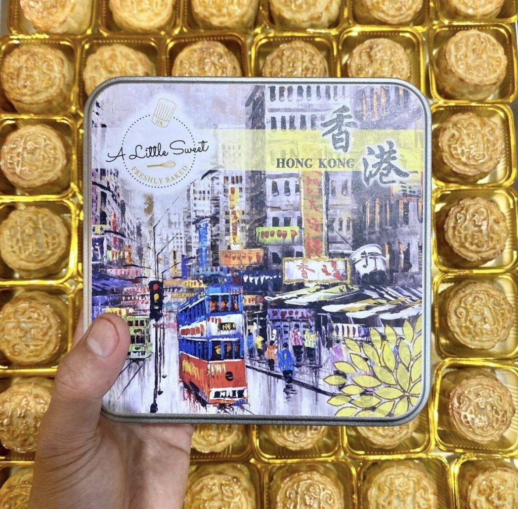 Jeffery Koo Jeffery,烘焙賽, Covid19 繪有香港特色街景的月餅鐵盒，勾起不少居英港人的思鄉之情。
