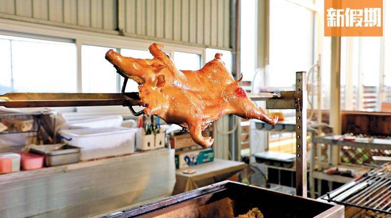 燒烤場2022 20人起的獨立屋套餐還包BBQ乳豬，整隻乳豬完整燒！