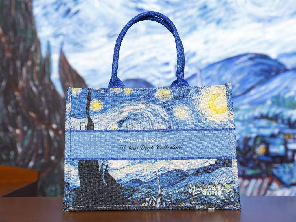 梵高展覽 梵高沉浸式體驗展 《星夜》手挽袋：HK$3,800 或以上　