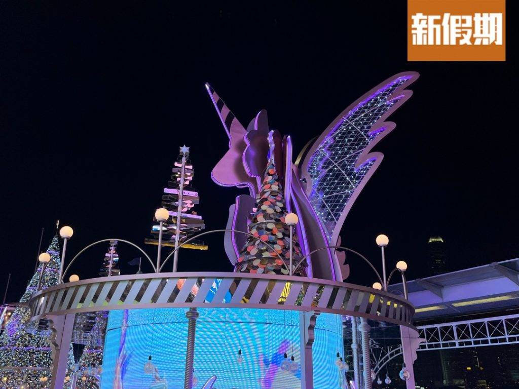 海港城聖誕2022 海港城聖誕 5米高的立體剪裁獨角獸坐在LED「Merry-Go-Round」上！