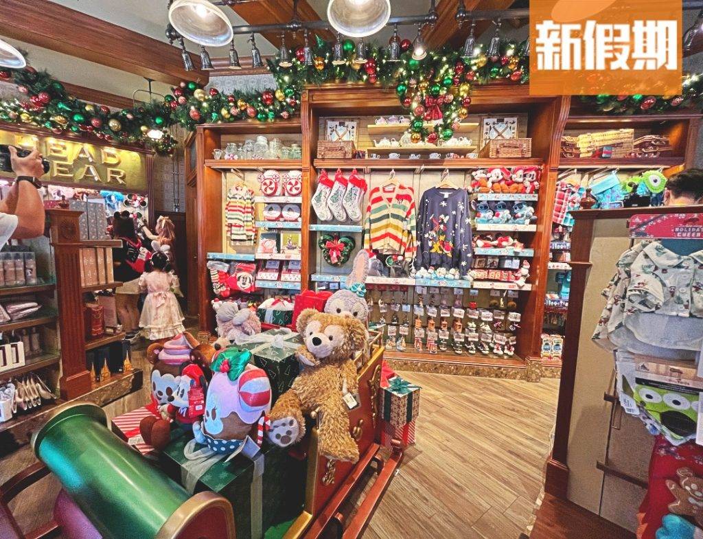 迪士尼聖誕節 迪士尼商店佈滿了聖誕裝飾，非常有氣氛！