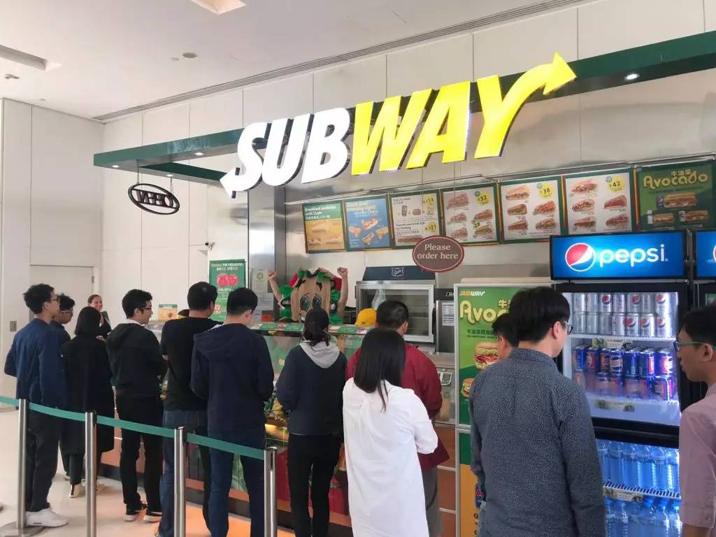 Subway 一向被網友視為「三大英文要求高」之一的快餐店。