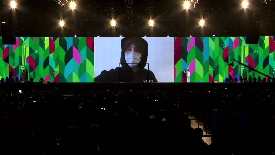 新城勁爆頒獎禮2022 mirror 勁爆男歌手之一的姜濤拍片說謝辭。