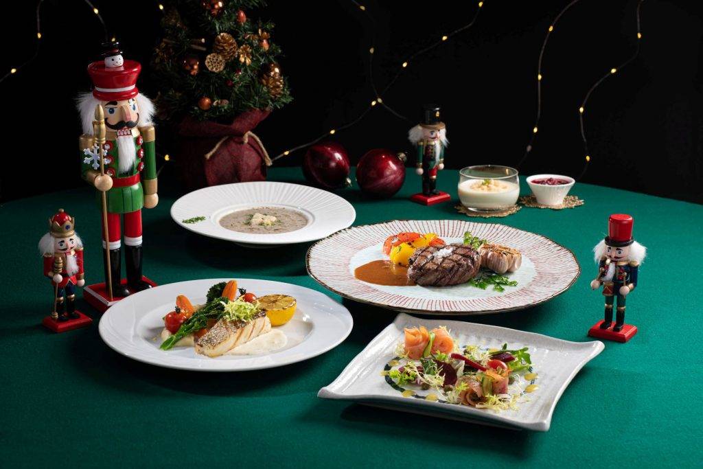 staycation 聖誕期間，富豪機場酒店亦會提供聖誕主題晚餐。