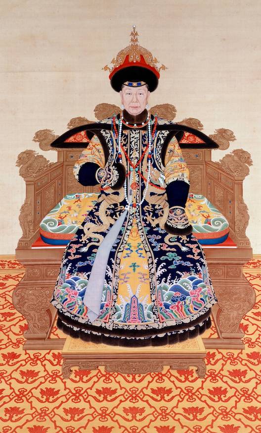 香港故宮文化博物館 崇慶皇太后八旬像，清乾隆 1736–1795 年) 絹本設色軸