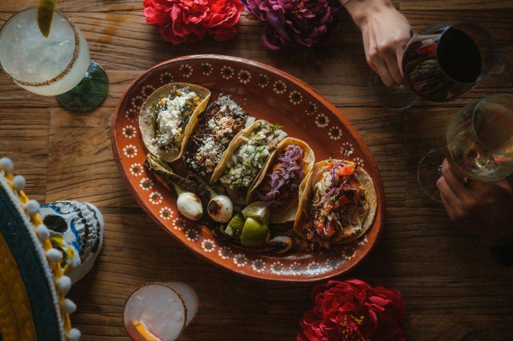情人節餐廳 情人節餐廳2023推介｜餐廳供應玉米餅、墨西哥餡餅等小食。