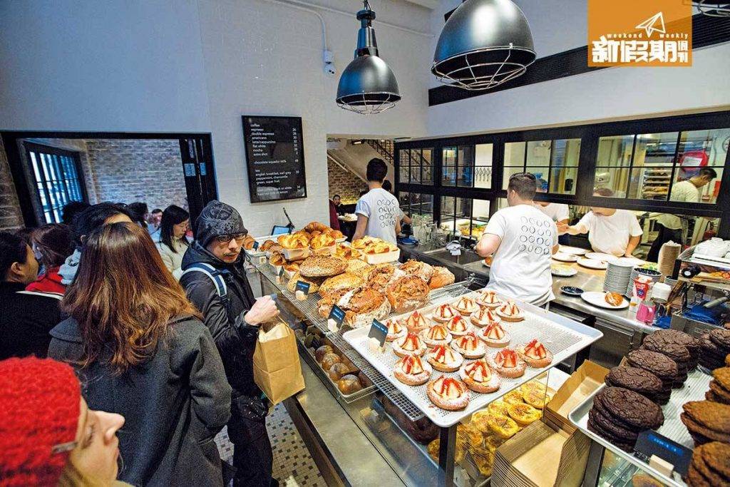 Bakehouse Bakehouse可是城中的人氣麵包店，憑著招牌葡撻及牛角包闖出名堂。