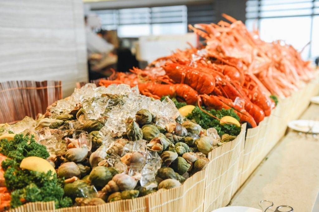 情人節自助餐優惠 情人節自助餐優惠｜海鮮是自助餐的焦點之一，餐廳會輪流供應時令海鮮，如長腳蟹蟹腳。