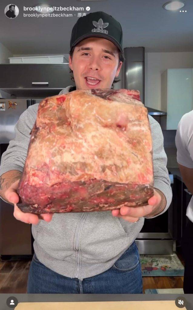 碧咸 碧咸大仔Brooklyn Peltz Beckham在自己的Instagram上，分享他自稱最好味的牛扒食譜。
