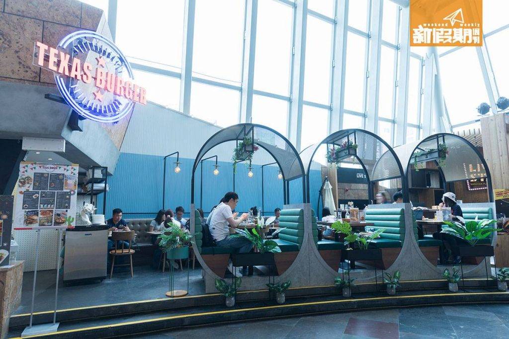 朗豪坊餐廳 朗豪坊餐廳2023｜餐廳環境開揚，頂頭是透明玻璃窗，有日光滲進，感覺閒適。