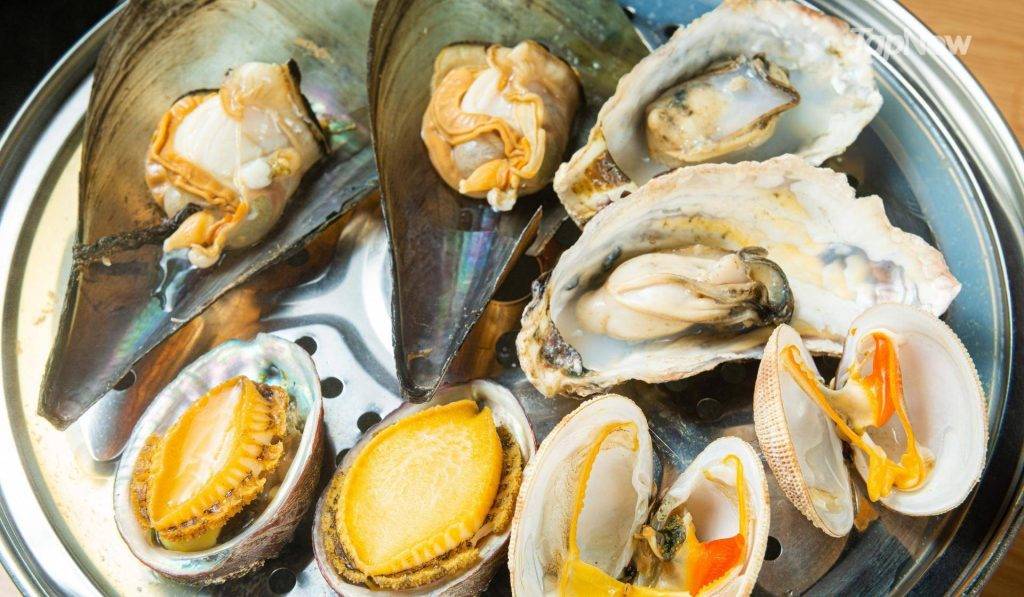 海鮮 長沙灣美食｜海鮮種類豐富，有鮑魚、鮮蠔、平貝、蜆等。
