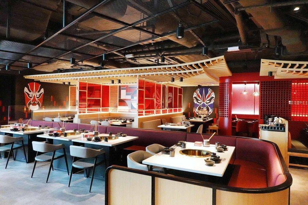 又一城餐廳 又一城餐廳2023｜劉一手重慶火鍋再度進駐香港，選址九龍塘又一城，店內採大紅色及淺木設計，超搶眼。