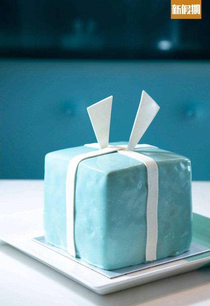 生日餐廳 送給壽星的是迷你蛋糕，另有原個Tiffany Blue Box蛋糕