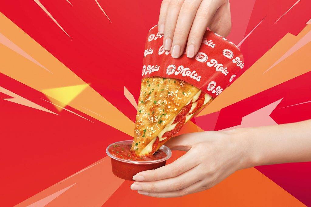 Pizza Hut 「Dip 脆批」由即日起於全線 Pizza Hut 分店供應，單點$55。