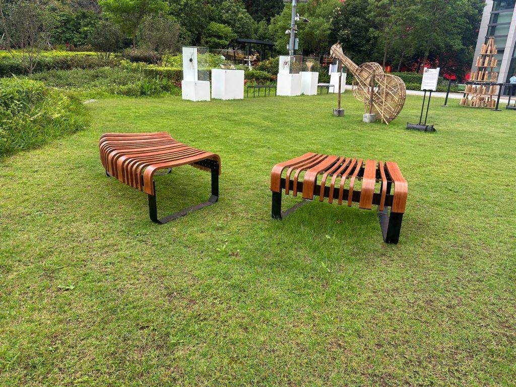 親子好去處 BIL 竹福國際集團）有限公司設計集美觀、舒適、環保和靈活多變於一體的多款竹椅子。