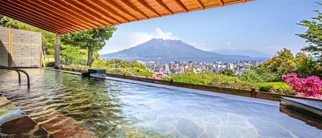 鹿兒島酒店2023 可眺望櫻島火山和大海的天然露天溫泉浴池