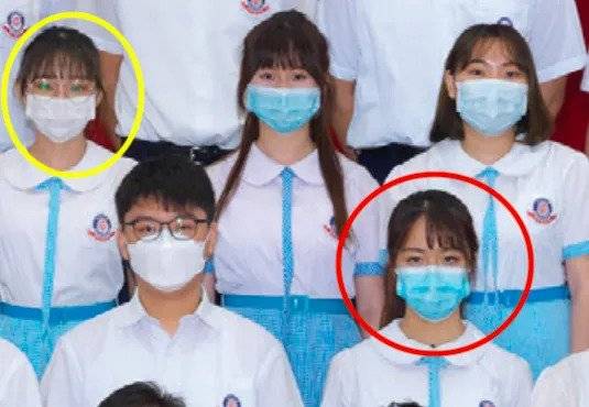 香港小姐2023 莊子璇 莊子璇紅圈）同Day許軼，黃圈）是中學同班同學，2人畢業時遇着疫情，畢業相要戴口罩影。