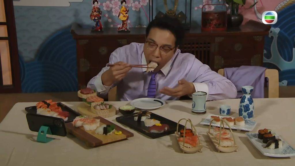深圳 內地網民更指出深圳「日料店的密度極高」，原因在於香港人喜歡食日本料理，「不少香港人經常週末飛去日本，就為了吃日料，如今來深圳吃日料反而成了『平替』。」