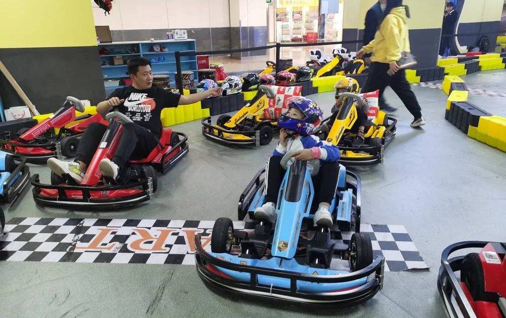深圳錕鵬卡丁車室內卡丁車場 最平$69入場＋仿F1賽車