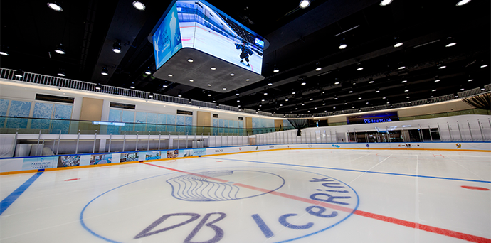 溜冰場推介 溜冰場推介2023｜7. 愉景灣 DB Ice Rink｜DB Ice Rink位於愉景廣場，鄰近愉景灣碼頭，佔地1,593平方米，是全港面積最大的溜冰場。
