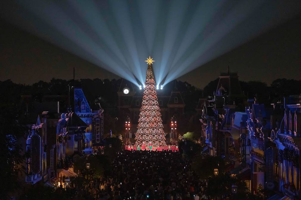 Hong Kong Disneyland Christmas 2024 Frozenland + Music Festivals and