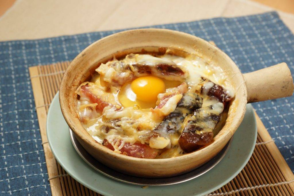 煲仔飯 窩蛋芝士粒粒臘味煲仔飯